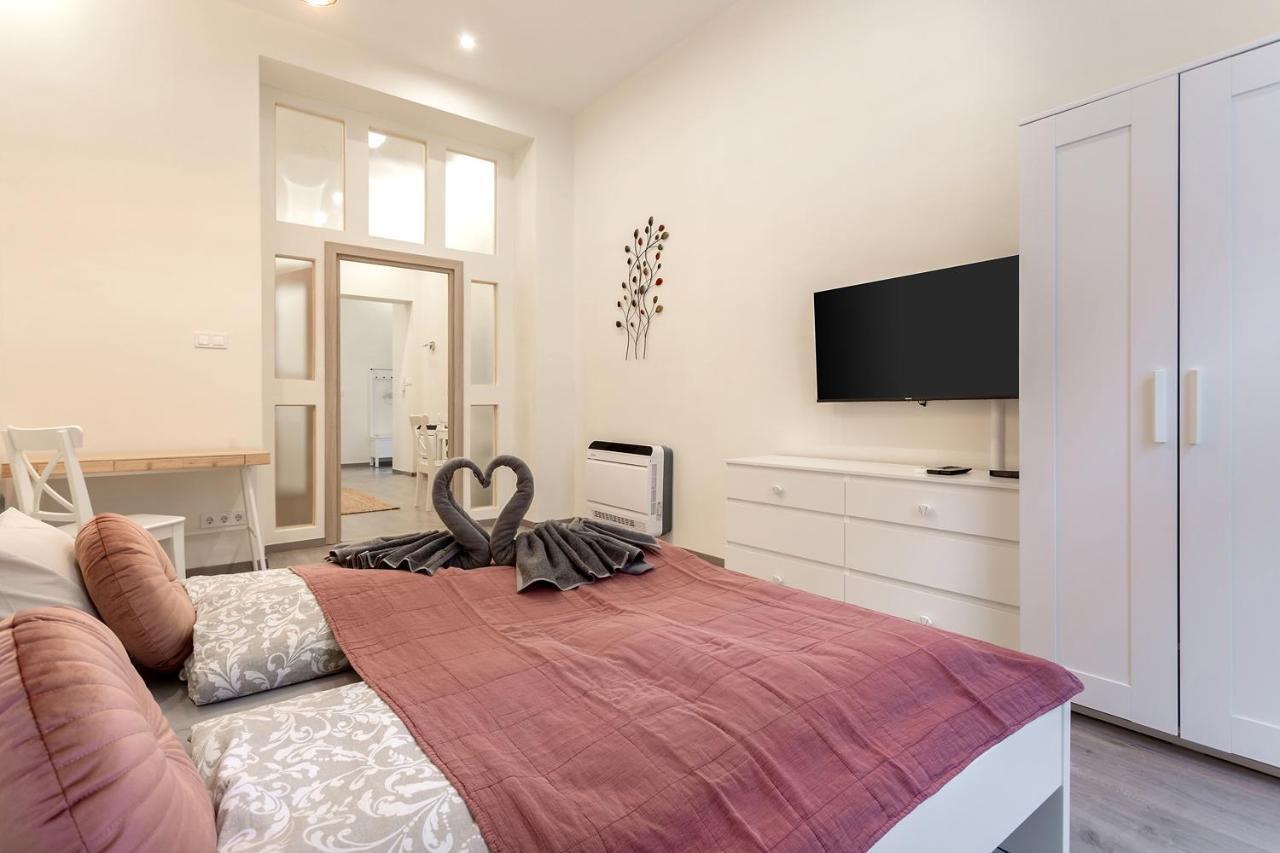 Goldcentral Apartment Comfort Budapest Luaran gambar