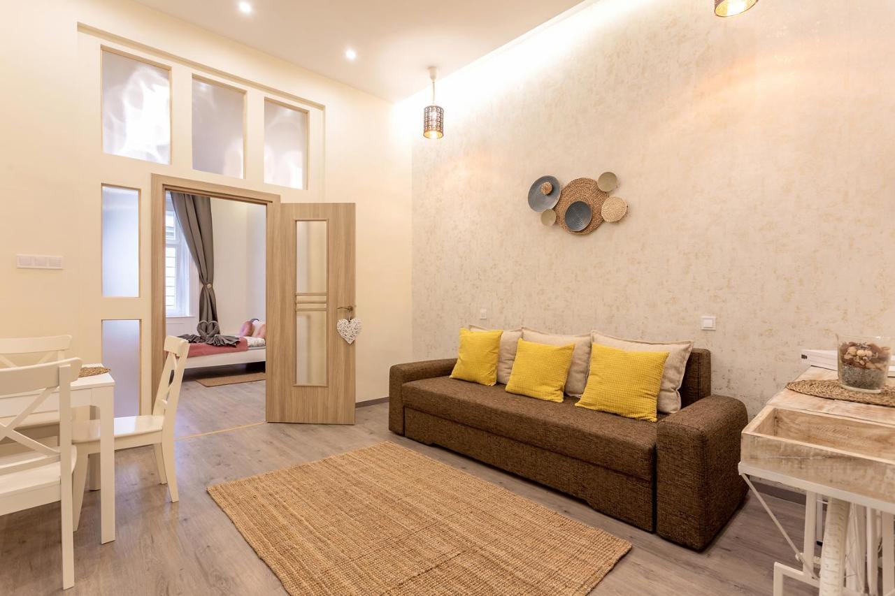 Goldcentral Apartment Comfort Budapest Luaran gambar