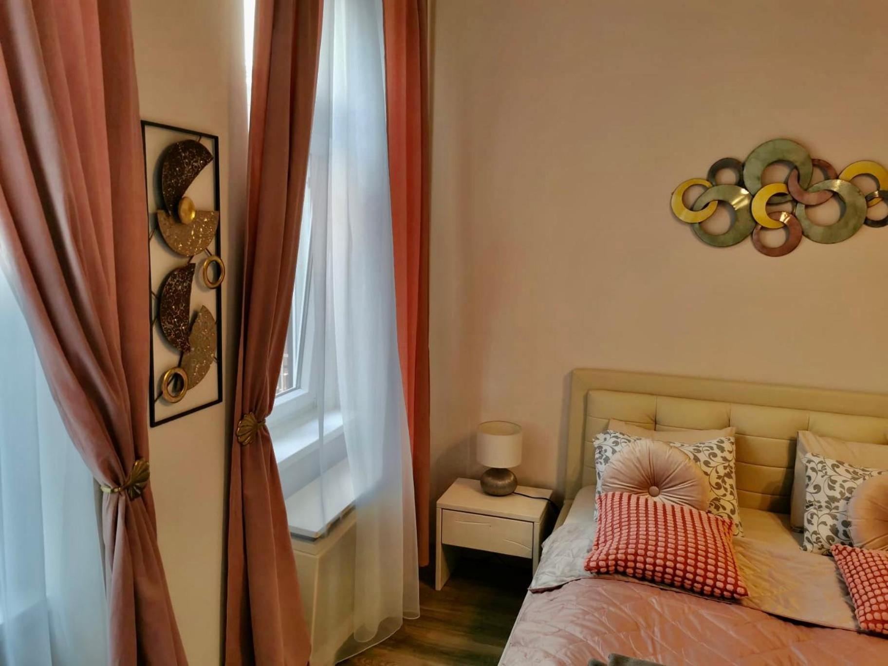 Goldcentral Apartment Comfort Budapest Luaran gambar