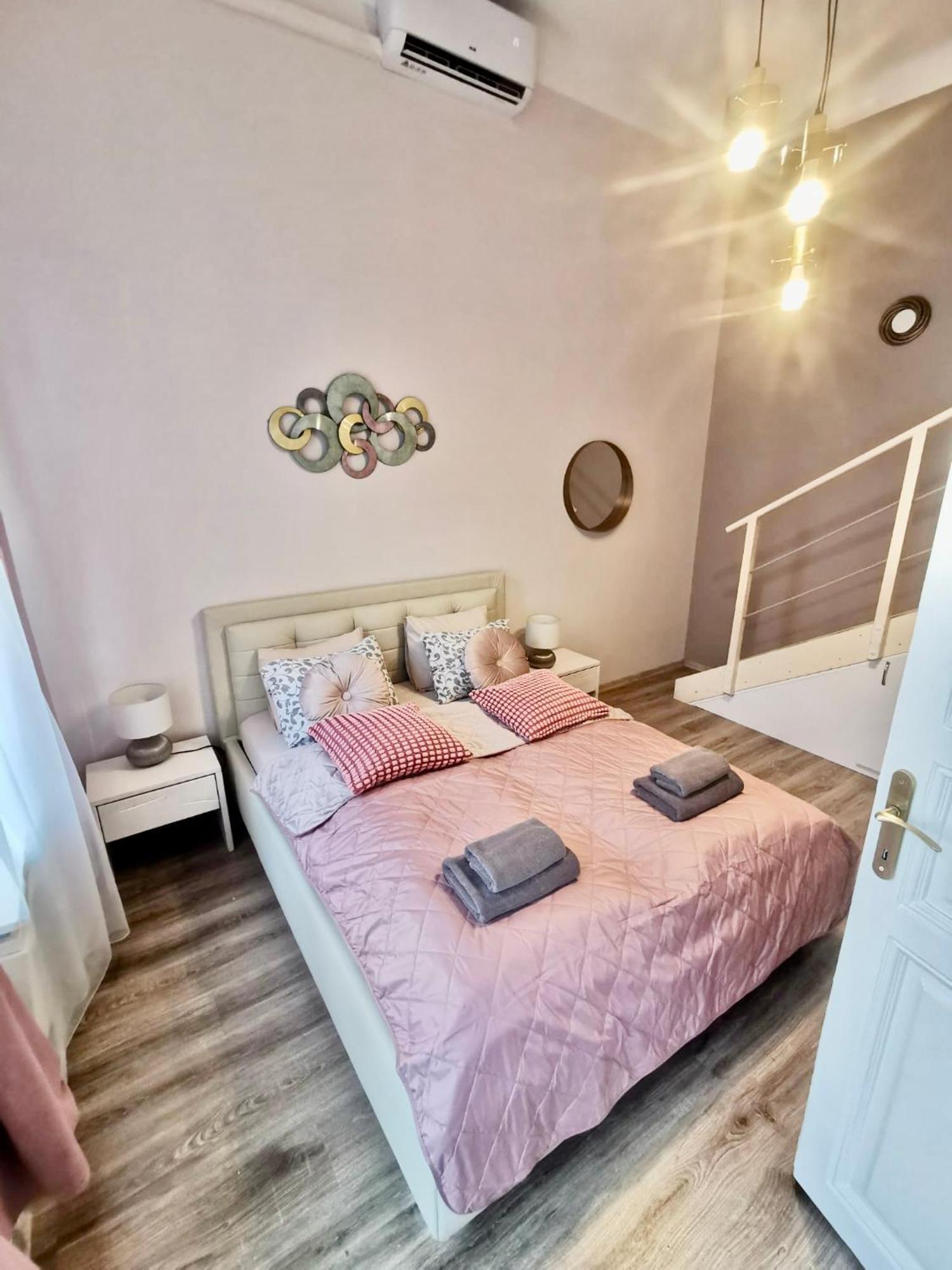 Goldcentral Apartment Comfort Budapest Luaran gambar